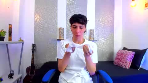    online show from 03/04/25, 07:08