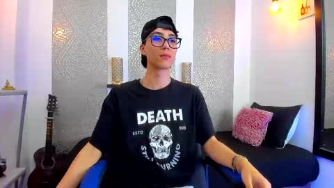    online show from 03/06/25, 07:14