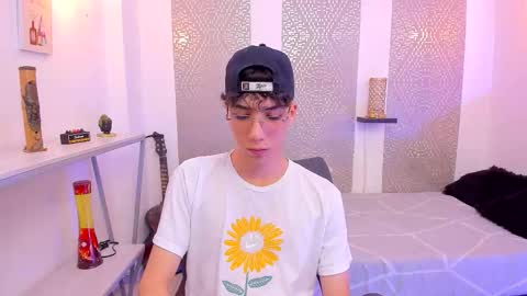    online show from 11/11/25, 04:45