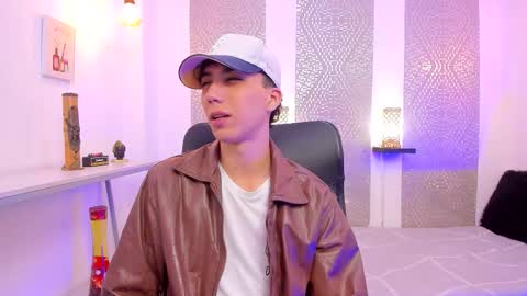    online show from 11/21/25, 04:22