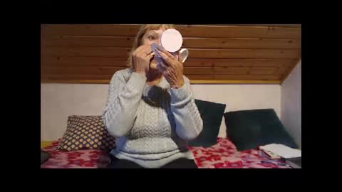 Nikole1 online show from 10/25/25, 10:45