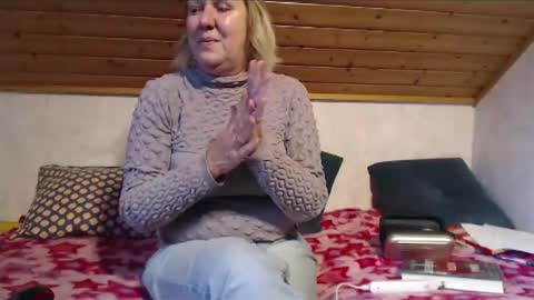 Nikole1 online show from 11/10/25, 10:58