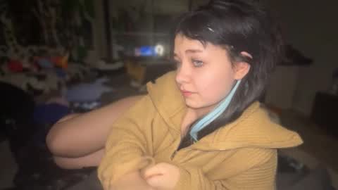 nikoli_naw online show from 11/29/25, 08:23