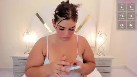   Nikol Karter   online show from 01/19/26, 11:47