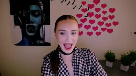 nikonara_ online show from 12/23/24, 02:17