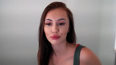 nikonara_ online show from 09/23/25, 12:19