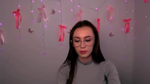 nikonara_ online show from 04/21/26, 11:38