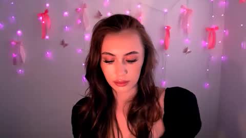 nikonara_ online show from 06/06/26, 11:59
