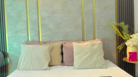 Niko Stone online show from 10/04/25, 07:06