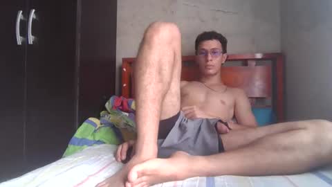 Snapshot of nikotwinktop chatting on 07/10/26, 05:48 Niko online show from 07/10/26, 05:48