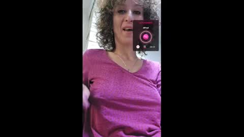 Snapshot of nikpassion123 chatting on 02/21/25, 05:56 nikol online show from 02/21/25, 05:56