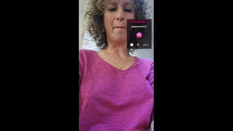 Snapshot of nikpassion123 chatting on 02/21/25, 01:11 nikol online show from 02/21/25, 01:11