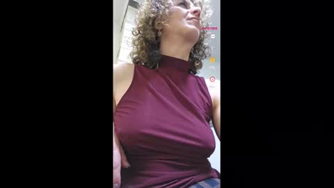 Snapshot of nikpassion123 chatting on 03/07/25, 01:07 nikol online show from 03/07/25, 01:07