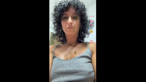 Snapshot of nikpassion123 chatting on 09/28/25, 06:19 nikol online show from 09/28/25, 06:19