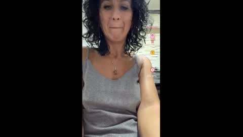 Snapshot of nikpassion123 chatting on 10/14/25, 06:52 nikol online show from 10/14/25, 06:52