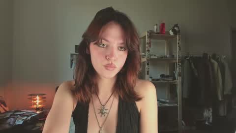 Snapshot of niky_jess chatting on 05/23/26, 01:37 Veronica online show from 05/23/26, 01:37