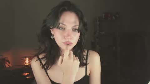 Snapshot of niky_jess chatting on 06/22/26, 08:17 Veronica online show from 06/22/26, 08:17