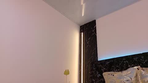  NIKY SMIT  online show from 02/17/25, 11:34