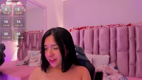 Snapshot of nikybrooks chatting on 10/04/25, 02:42 Niky Brooks online show from 10/04/25, 02:42