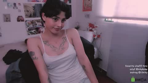 Nikylaine online show from 11/24/25, 07:46