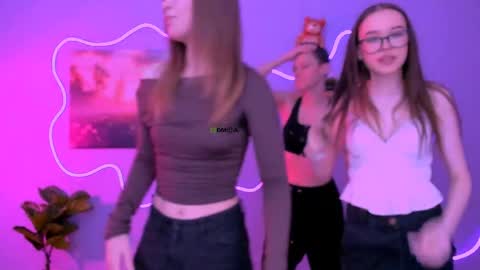 nila_eclipse online show from 04/02/26, 08:45