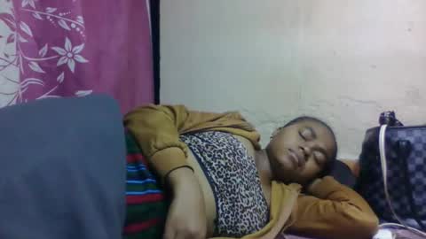 nilah online show from 10/14/25, 06:52