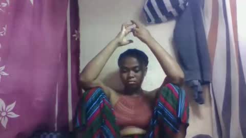 nilah online show from 11/18/25, 03:05