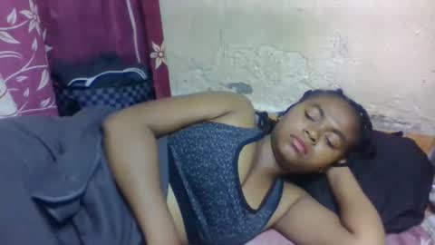 nilah online show from 12/21/25, 06:53