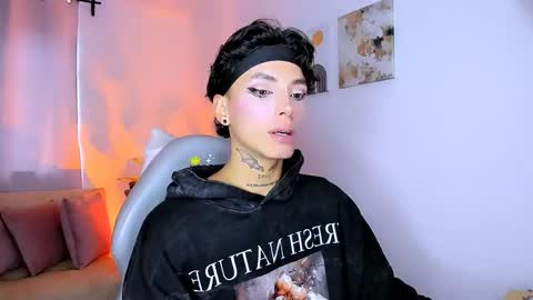 Nilam online show from 04/17/26, 06:11