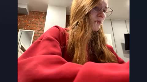 Snapshot of nilaslagter chatting on 10/26/25, 04:13 I am Gina ntmu Lets hit 10 Thumbs Up together online show from 10/26/25, 04:13