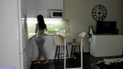 Bella online show from 01/13/25, 07:32