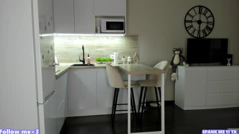 Bella online show from 01/15/25, 11:32