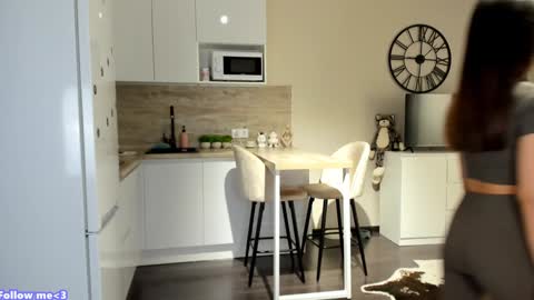 Bella online show from 01/20/25, 11:54