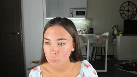 Bella online show from 10/31/25, 09:49