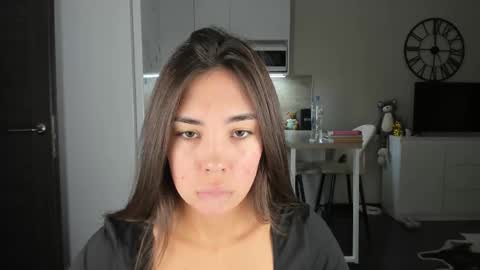 Bella online show from 11/19/25, 04:01