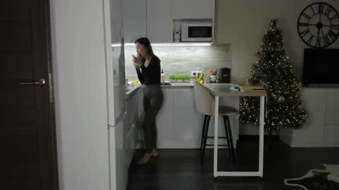 Bella online show from 01/14/26, 02:33