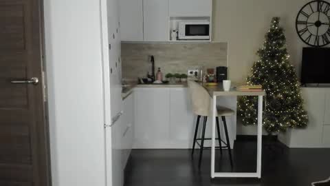 Bella online show from 01/19/26, 06:17