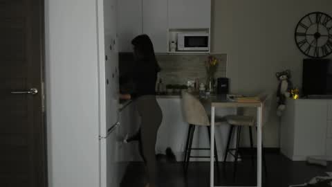 Bella online show from 03/12/26, 02:23