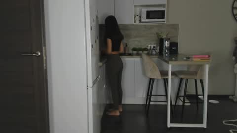 Bella online show from 04/24/26, 10:50