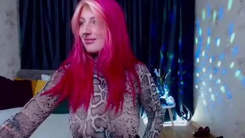 Nina online show from 11/10/25, 06:23