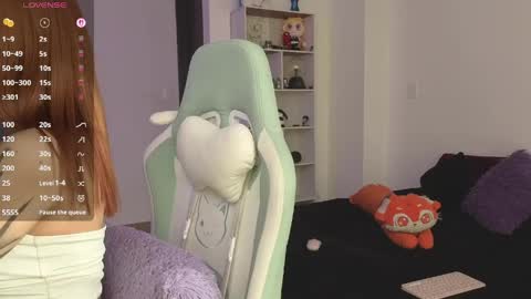 Nina Neon Nostrade online show from 04/06/26, 09:38