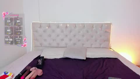 Nina Fox  online show from 12/20/25, 01:29