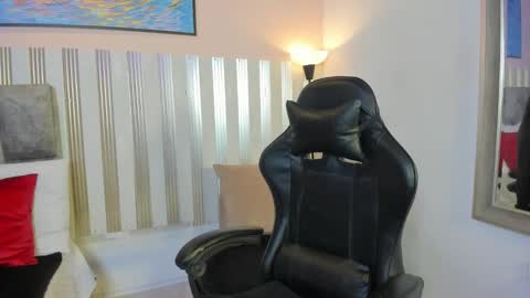 nina_glow_ online show from 03/05/26, 11:28