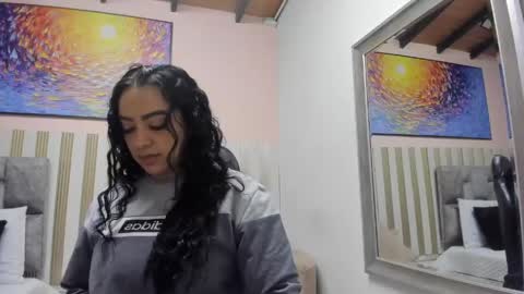 nina_glow_ online show from 04/22/26, 11:12