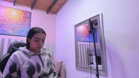 nina_glow_ online show from 04/23/26, 11:20