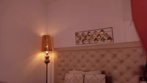 nina joyce online show from 04/08/26, 07:36