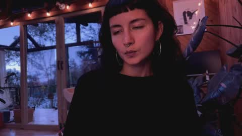 Nina.  online show from 04/27/26, 09:02