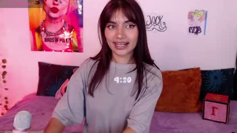 Snapshot of nina_paige chatting on 06/08/26, 01:11 nina online show from 06/08/26, 01:11