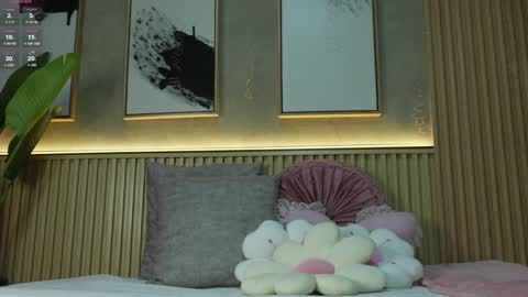 NINA online show from 04/06/26, 01:45