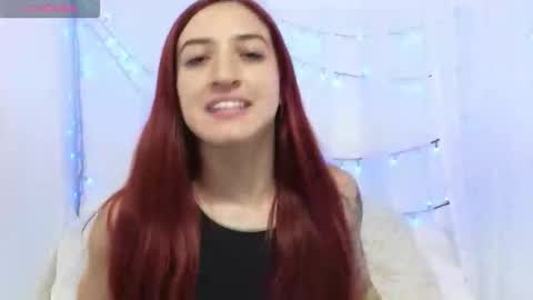 Snapshot of ninaa_fox chatting on 05/25/26, 08:48 Ninaa fox online show from 05/25/26, 08:48